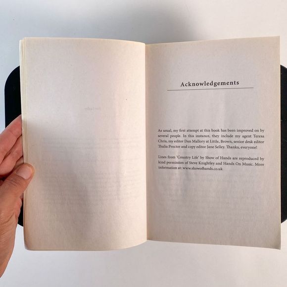 2/$25 - The Devil's Edge by Stephen Booth - Picture 6 of 14